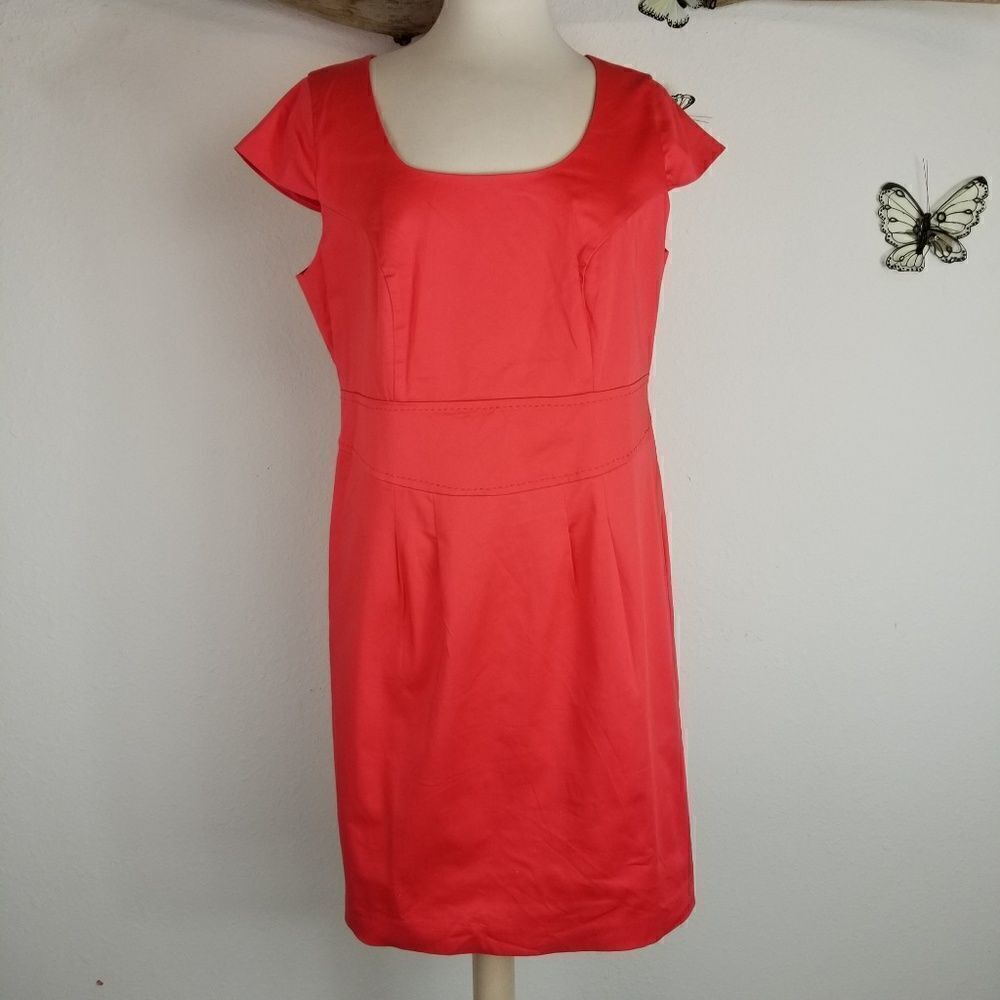 Venus square neck coral shift dress